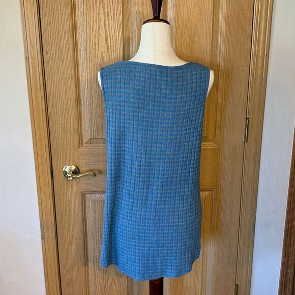 Chico’s Zenergy Blue Striped Ribbed Sleeveless Tank Top Medium - Picture 2 of 4